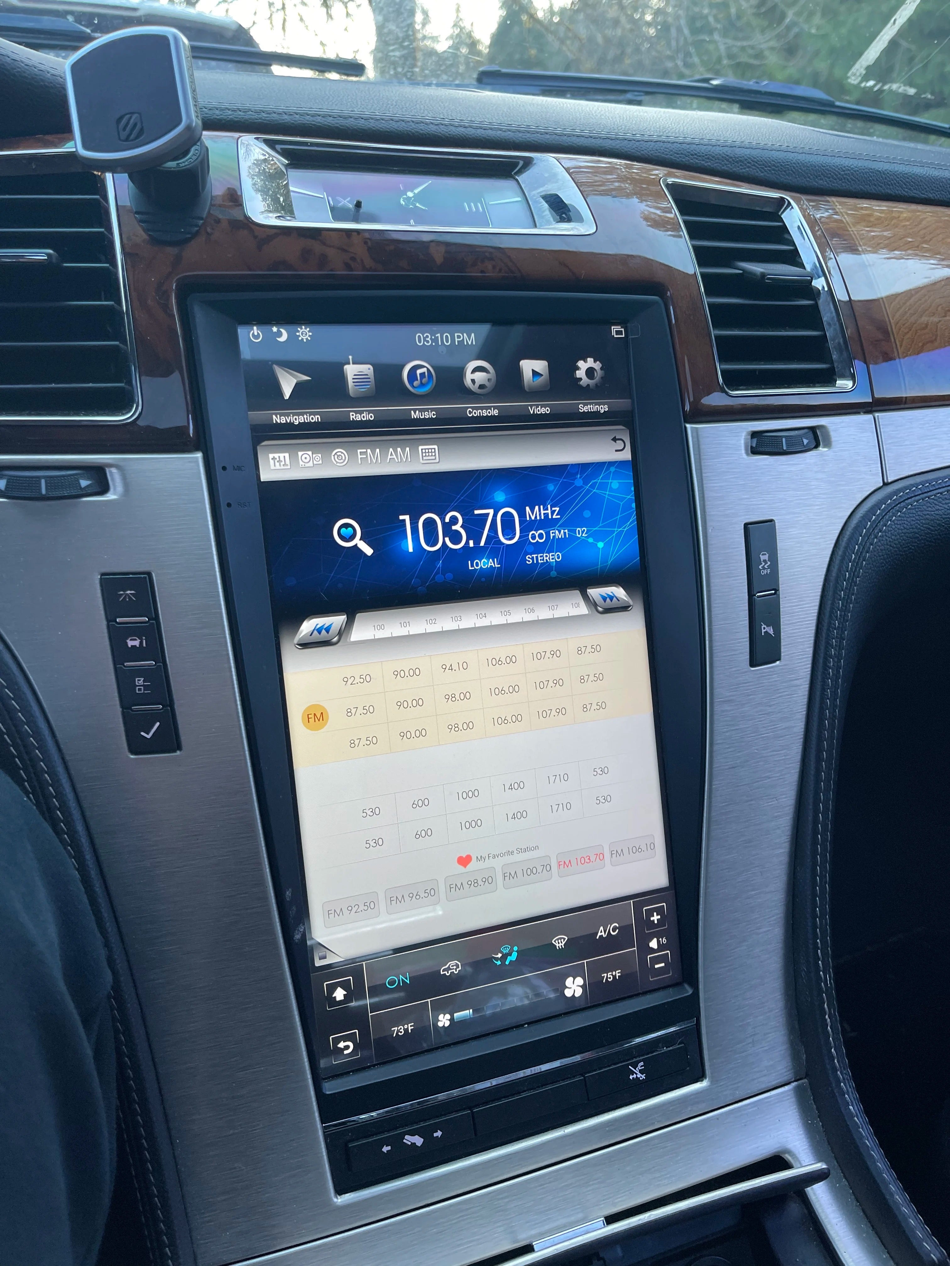 2007 - 2014 Cadillac Escalade 13.6" Android 12 Multimedia Tesla style Touchscreen Display + Built-in CarPlay & Android Auto